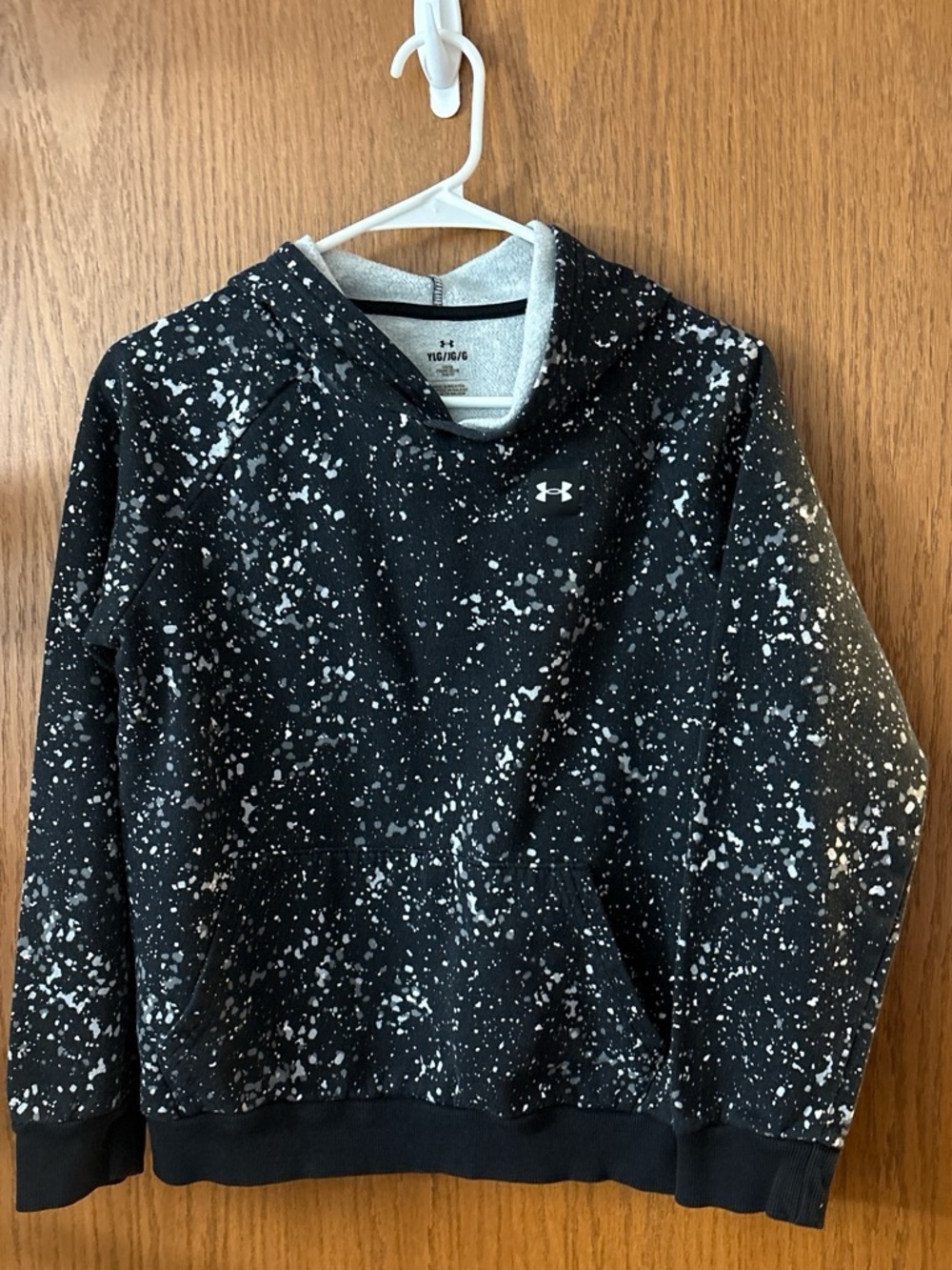 Under Armour youths Black Splatter Hoodie Sweater